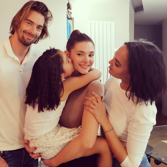 Camille Lacourt, Alice Detollenaere et Valérie Bègue réunis pour l'anniversaire de Jazz, qui a fêté ses 7 ans. Photo publiée sur Instagram. 