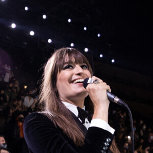 Clara Luciani (habillée en Ralph Lauren) - Défilé Etam Live Show 2020 à Paris le 29 septembre 2020. © Pool Agence Bestimage