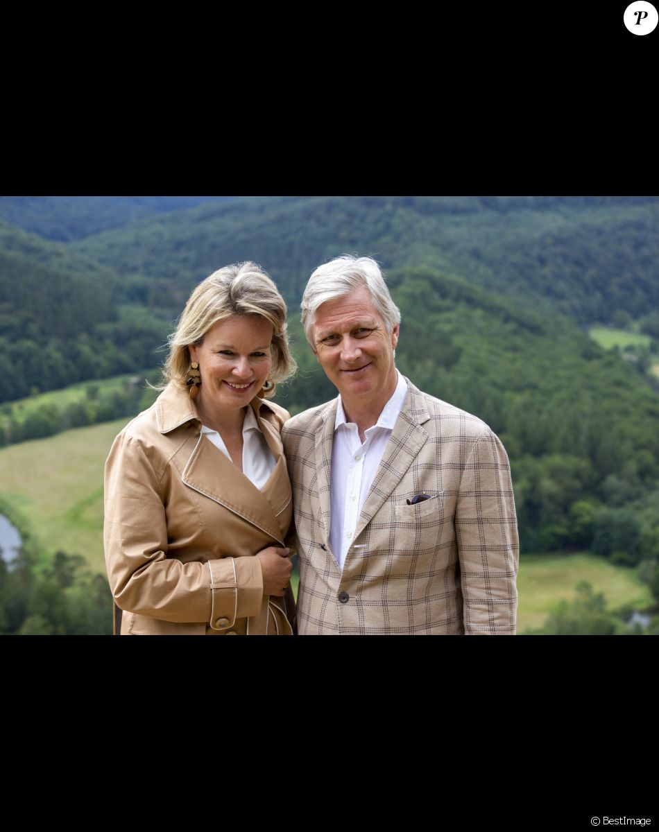 La reine Mathilde de Belgique et le roi Philippe de Belgique - La famille royale de Belgique lors d'une visite du "Tombeau géant " à Botassart en Belgique le 28 juin 2020.