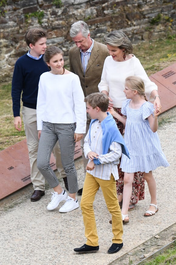 Le roi Philippe, la reine Mathilde, le prince Gabriel, la princesse Elisabeth, le prince Emmanuel et la princesse Eleonore de Belgique - La famille Royale de Belgique visite la ville de Villers-la-Ville lors de leurs vacances en Belgique le 24 juin 2018