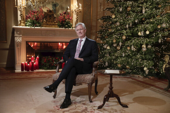 Le roi Philippe de Belgique enregistre son message de Noël ainsi que ses voeux de fin d'année en direct du Palais royal de Laeken à Bruxelles le 24/12/2020 © Pool / Photonews/ Bestimage