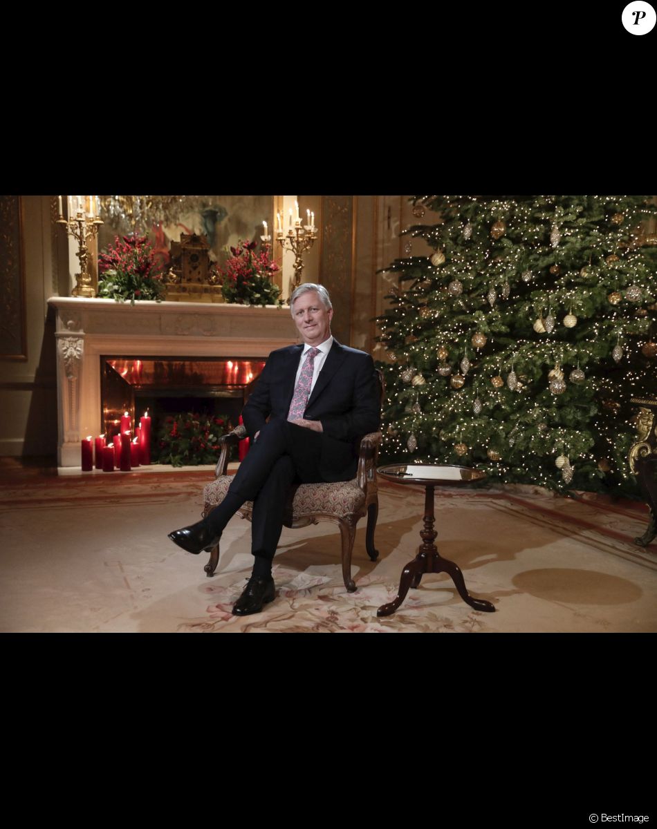 Le roi Philippe de Belgique enregistre son message de Noël ainsi que ses voeux de fin d'année en direct du Palais royal de Laeken à Bruxelles le 24/12/2020 © Pool / Photonews/ Bestimage