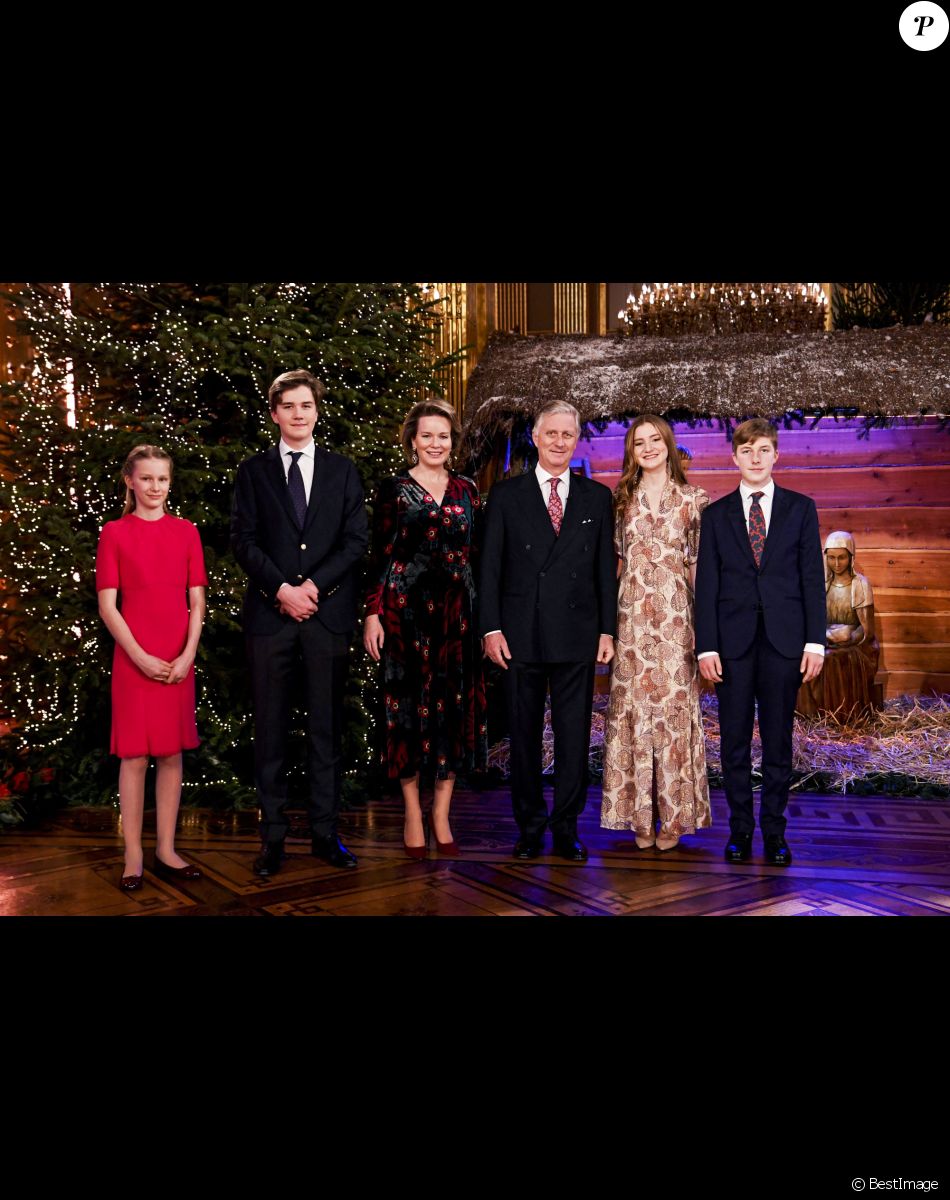 La princesse Eleonore, le prince Gabriel, la reine Mathilde, le roi Philippe de Belgique, la princesse Elisabeth, le prince Emmanuel - Les membres de la famille royale de Belgique assistent au concert de Noël au palais royal à Bruxelles le 16 décembre 2020.