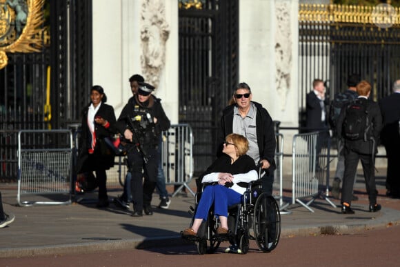 Samantha Markle devant le palais de Buckingham en octobre 2018.