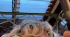 Louane change de coupe de cheveux pour les besoins d'un clip et partage une vidéo sur Instagram.