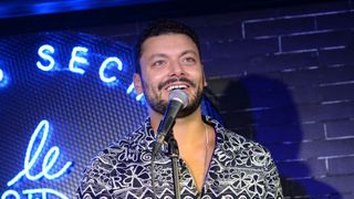 Kev Adams séparé d'Iris Mittenaere : il raconte en détail leur hilarant premier rendez-vous galant