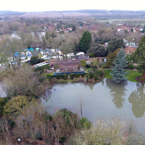 La maison de George Clooney - La Tamise déborde dans le Berkshire, en Angleterre, et inonde les jardins. Le 5 février 2021. @Splash News/ABACAPRESS.COM