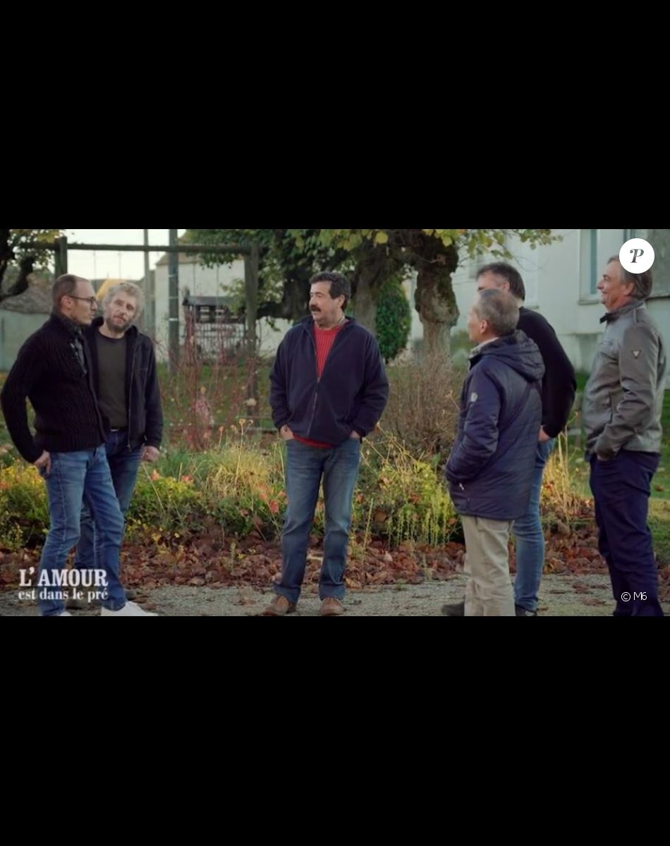 Hervé le moustachu, lors du tournage de son portrait de "L'amour est dans le pré 2021", diffusé le 8 février sur M6