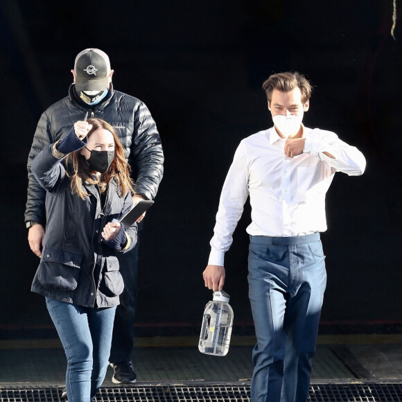 Exclusif - Harry Styles et sa compagne Olivia Wilde ont été aperçus sur le tournage du film "Don't Worry Darling" à Los Angeles le 29 janvier 2021.
