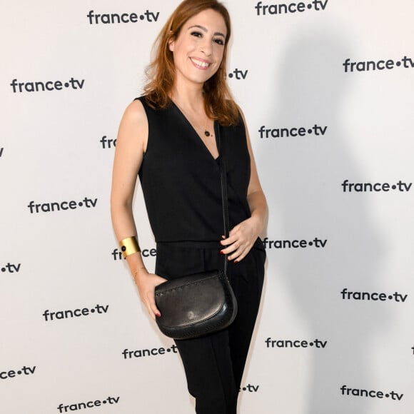 Léa Salamé au photocall de la conférence de presse de France 2 au théâtre Marigny à Paris le 18 juin 2019 © Coadic Guirec / Bestimage