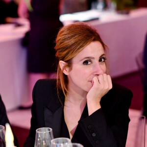 Léa Salamé - Dîner de la Fondation ARC au Pavillon Cambon à Paris, le 1er octobre 2018. © Rachid Bellak/Bestimage