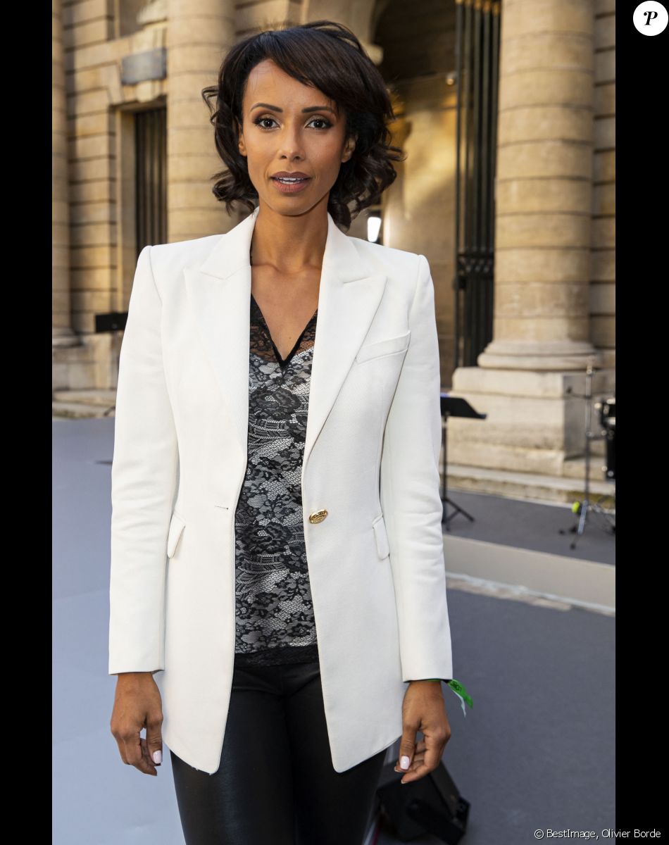 Sonia Rolland - Les people au défilé L'Oréal Paris à la Monnaie de Paris pendant la fashion week. © Olivier Borde / Bestimage
