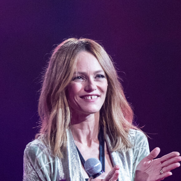 Exclusif - Vanessa Paradis - Grande soirée solidaire et festive "Secours Pop La Grande Soirée" au Cirque d'Hiver à Paris, diffusée en direct le 6 février sur France 2 © Tiziano Da Silva - Cyril Moreau / Bestimage 
