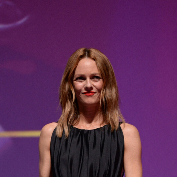 Vanessa Paradis lors de la cérémonie de clôture du 46ème Festival du Cinéma Américain de Deauville, le 12 septembre 2020. © Rachid Bellak/Bestimage 