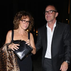 (Info : Jennifer Grey divorce après 19 ans de mariage) - Jennifer Grey et son compagnon Clark Gregg dans les rues de Los Angeles Le 21 septembre 2019 