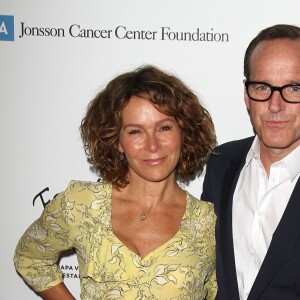 Jennifer Grey et son mari Clark Gregg lors de la 19e soirée annuelle de lutte contre le cancer "Taste for a cure" organisée au Beverly Wilshire Hotel à Beverly Hills, le 25 avril 2014.