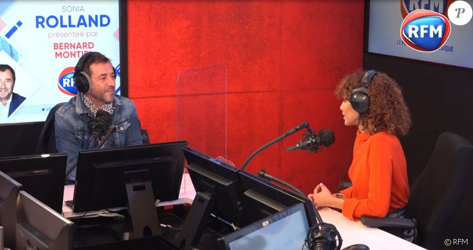 Bernard Montiel reçoit Sonia Rolland dans son émission "Une heure avec" sur RFM, le 20 février 2021.