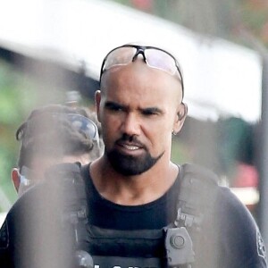 Exclusif - Shemar Moore et Jay Harrington sur le tournage de "S.W.A.T", dans les rues de Los Angeles. Le 20 septembre 2020.