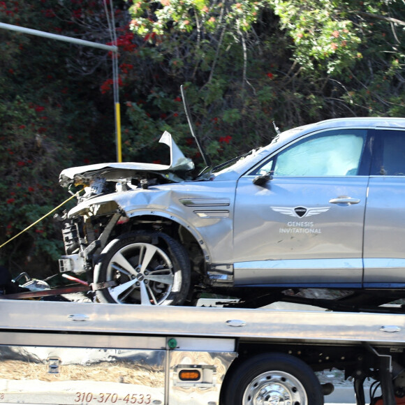 Tiger Woods a été victime d'un grave accident de voiture à Los Angeles. Le sportif a été hospitalisé, après avoir été sorti de son véhicule par les pompiers.