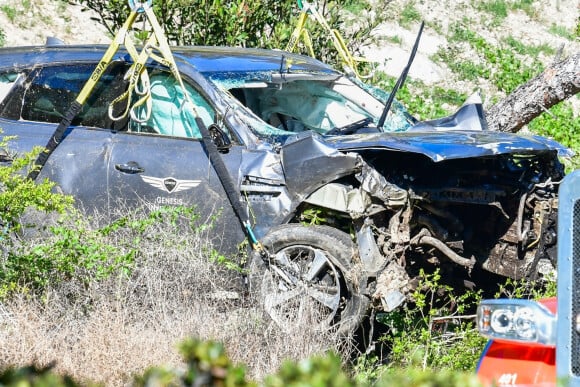 Illustration de la voiture SUV de Tiger Woods après l'accident