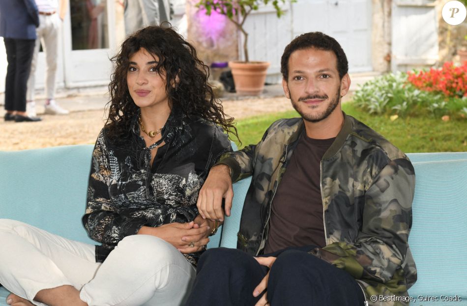 Camelia Jordana et Vincent Dedienne - Photocall du film "Parents d'Élève" - Festival du film Francophone d'Angoulême le 29 Août 2020. © Guirec Coadic / Bestimage