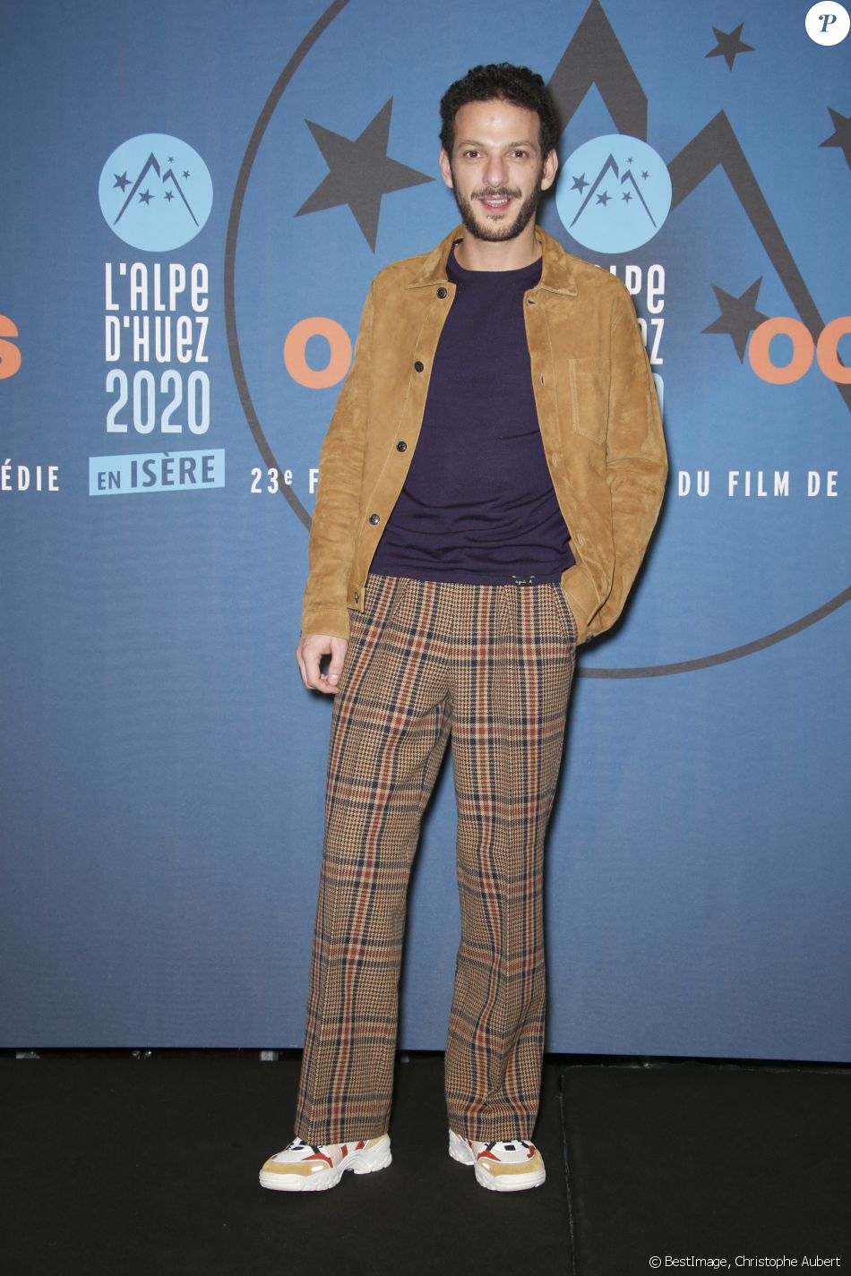 Vincent Dedienne au photocall du film "Terrible Jungle" lors du 23ème festival international du film de comédie de l'Alpe d'Huez, le 18 janvier 2020. © Christophe Aubert via Bestimage