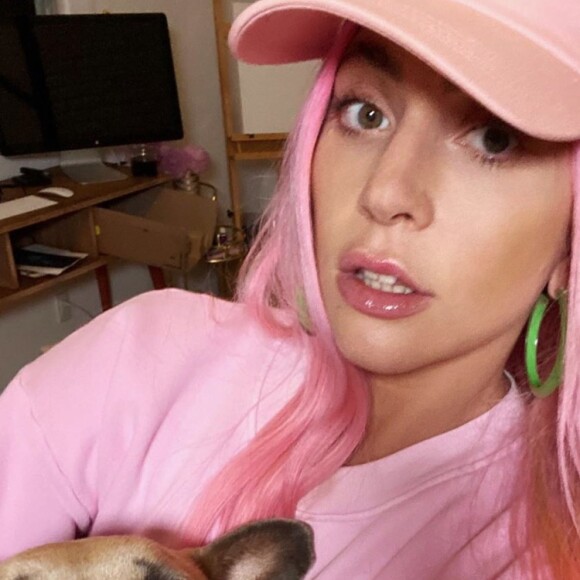 Lady Gaga sur Instagram avec son chien.