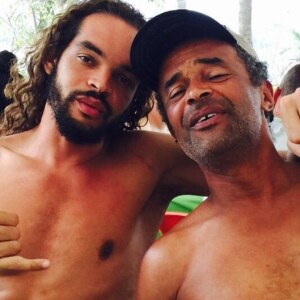 Joakim et Yannick Noah lors de vacances.