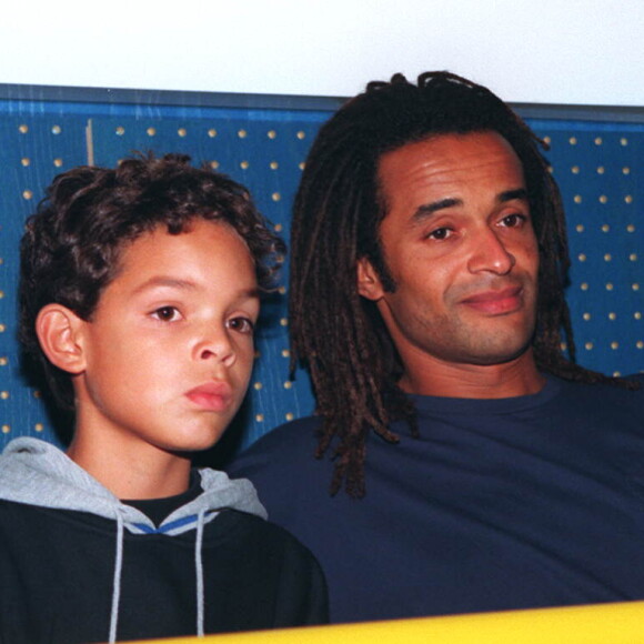 Yannick et Joakim Noah au palais des sports Marcel Cerdan de Levallois-Perret le 13 septembre 1994.