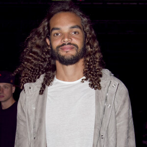 Joakim Noah Front au défilé de mode DKNY collection Printemps-Eté 2017 à The Highline lors de la Fashion week à New York, le 12 septembre 2016 © Rahav Segev via Zuma/Bestimage