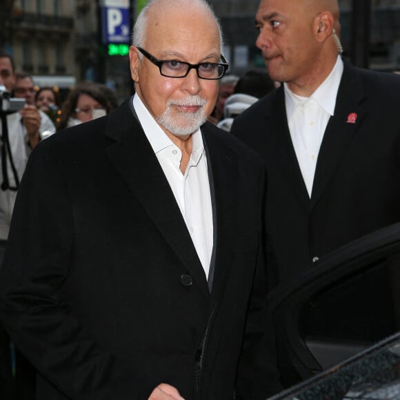 René Angelil se rend à l'enregistrement de l'émission "Vivement Dimanche". Paris, le 27 novembre 2012 