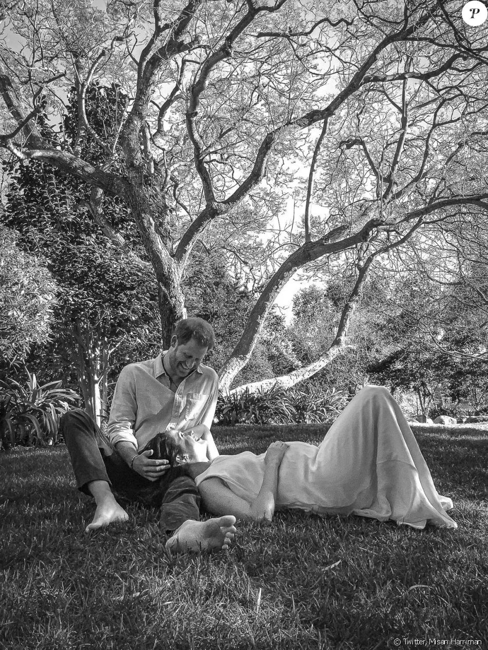 Le prince Harry et Meghan Markle annoncent l'arrivée de leur deuxième enfant en image, avec une photo prise par leur ami photographe Misan Harriman. Le 14 février 2021.