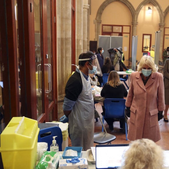 Camilla Parker Bowles, duchesse de Cornouailles, visite le centre de vaccination communautaire de l'église St Paul à Croydon, Royaume Uni, le 3 mars 2021.