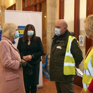 Camilla Parker Bowles, duchesse de Cornouailles, visite le centre de vaccination communautaire de l'église St Paul à Croydon, Royaume Uni, le 3 mars 2021.