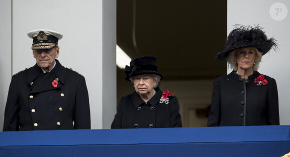 La reine Elisabeth II d'Angleterre, le prince Philip, duc d'Edimbourg et Camilla Parker Bowles, duchesse de Cornouailles - La famille royale britannique participe à la cérémonie du Remembrance Sunday à Londres, Royaume Uni, le 12 novembre 2017.
