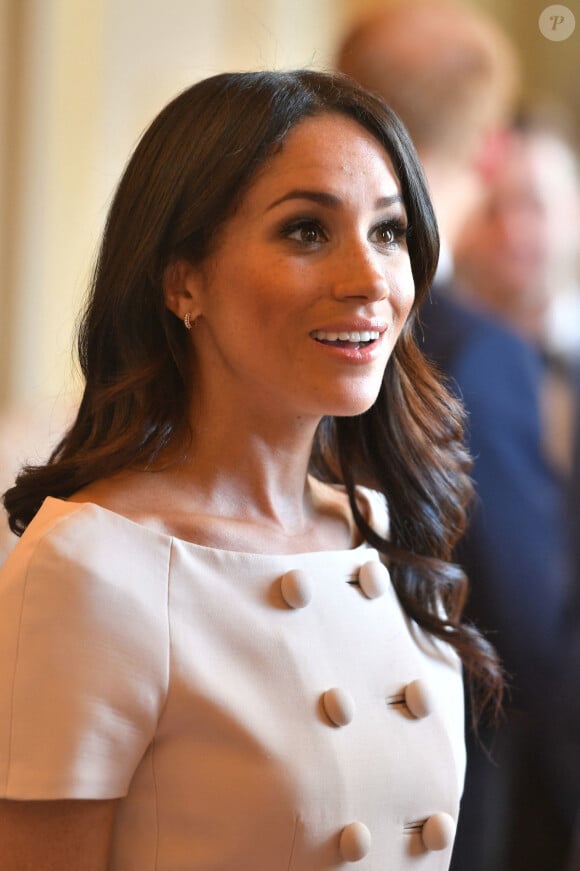 Meghan Markle, duchesse de Sussex - Personnalités à la cérémonie "Queen's Young Leaders Awards" au palais de Buckingham à Londres le 26 juin 2018.
