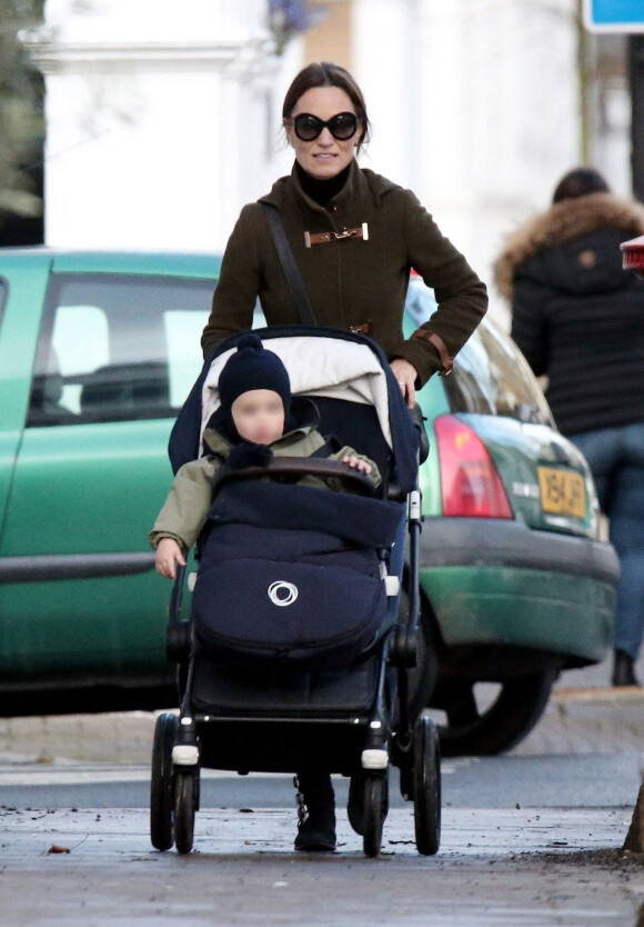 Exclusif - Pippa Middleton fait quelques courses avec son fils Arthur à Londres, Royaume Uni.