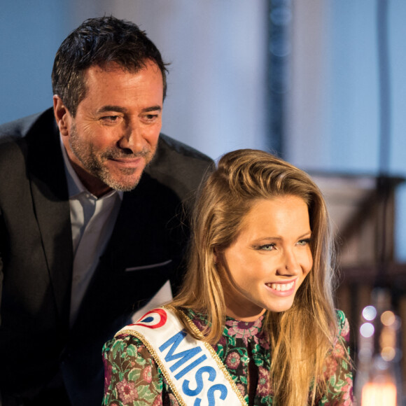 Miss France 2021 Amandine Petit et Bernard Montiel lors de l'enregistrement de l'émission "Animaux Stars" présentée par Bernard Montiel qui sera diffusée le 6 mars 2021 à 17h30, à Paris, France, le 2 février 2021. © Tiziano Da Silva/Bestimage 