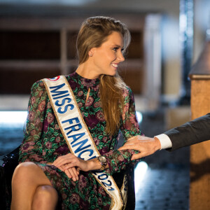 Miss France 2021 Amandine Petit et Bernard Montiel lors de l'enregistrement de l'émission "Animaux Stars" présentée par Bernard Montiel qui sera diffusée le 6 mars 2021 à 17h30, à Paris, France, le 2 février 2021. © Tiziano Da Silva/Bestimage 