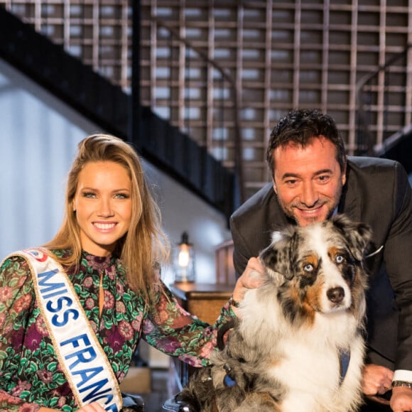 Miss France 2021 Amandine Petit et Bernard Montiel lors de l'enregistrement de l'émission "Animaux Stars" présentée par Bernard Montiel qui sera diffusée le 6 mars 2021 à 17h30, à Paris, France, le 2 février 2021. © Tiziano Da Silva/Bestimage 