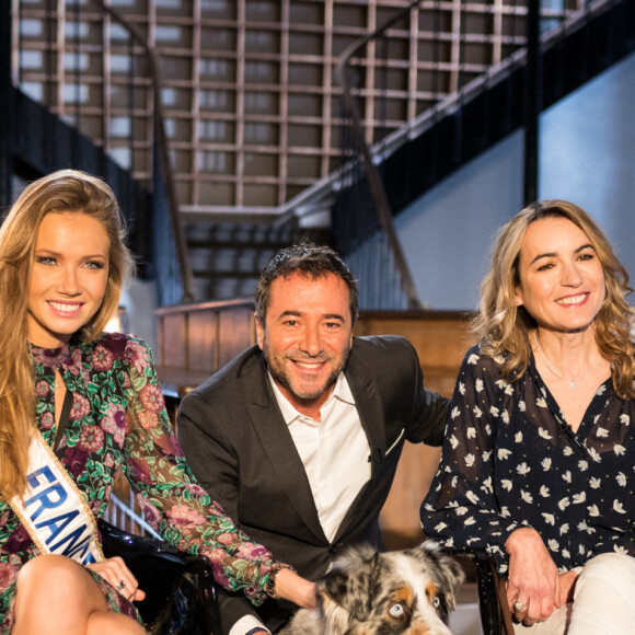 Miss France 2021 Amandine Petit, Bernard Montiel et Laetitia Barlerin lors de l'enregistrement de l'émission "Animaux Stars" présentée par Bernard Montiel qui sera diffusée le 6 mars 2021 à 17h30, à Paris, France, le 2 février 2021. © Tiziano Da Silva/Bestimage 