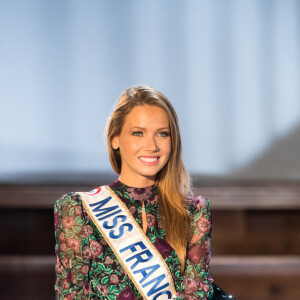 Miss France 2021 Amandine Petit lors de l'enregistrement de l'émission "Animaux Stars" présentée par Bernard Montiel qui sera diffusée le 6 mars 2021 à 17h30, à Paris, France, le 2 février 2021. © Tiziano Da Silva/Bestimage 