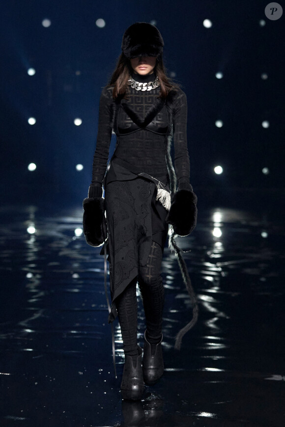 Défilé Givenchy, collection prêt-à-porter automne-hiver 2021-2022. Paris, le 7 mars 2021.