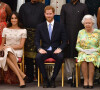Le prince Harry, duc de Sussex, Meghan Markle, duchesse de Sussex, la reine Elisabeth II d'Angleterre à la cérémonie "Queen's Young Leaders Awards" au palais de Buckingham à Londres