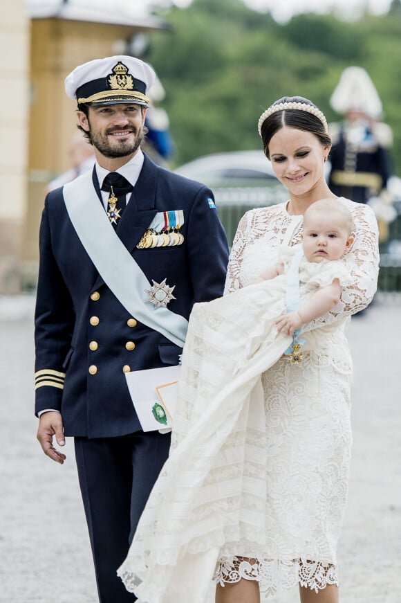 Le prince Carl Philip, la princesse Sofia (Hellqvist) et le prince Alexander - Baptême du prince Alexander de Suède au palais Drottningholm à Stockholm le 9 septembre 2016.