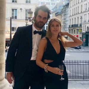 L'influenceuse, journaliste et égérie street style Monica Ainley mariée à Marc de la Villardière.