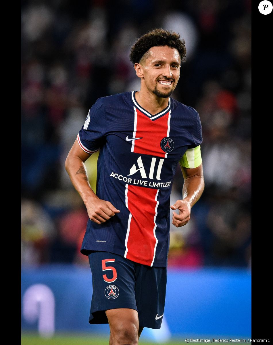 Joie des joueurs de l equipe du PSG apres sa victoire - Marquinhos ( 5 - PSG ) - - Le Paris Saint-Germain (PSG) l'emporte 1-0 face à Metz au Parc des Princes à Paris le 16 septembre 2020. © Federico Pestellini / Panoramic / Bestimage