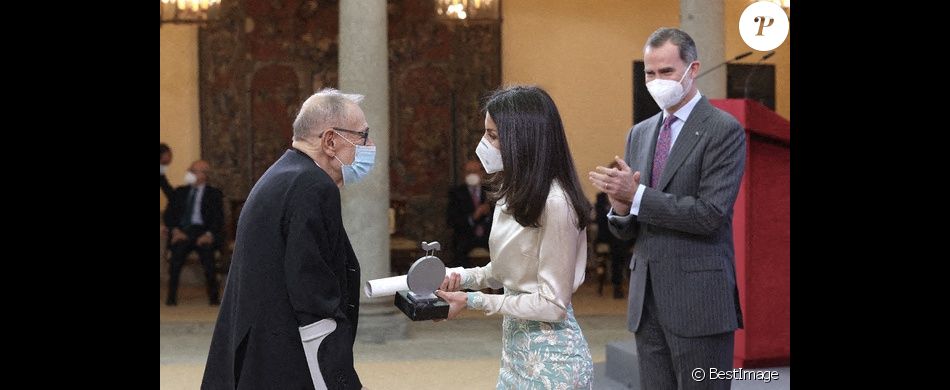 Le roi Felipe VI et la reine Letizia d'Espagne assistent à la 9e édition des "Honorary Ambassadors of the Brand Spain" au palais royal à Madrid, Espagne, le 15 mars 2021.