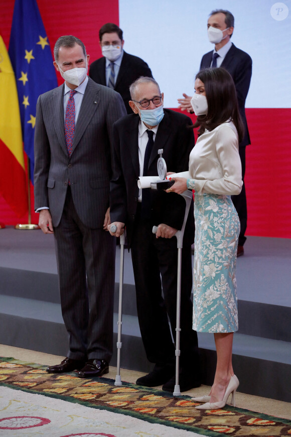 Le roi Felipe VI et la reine Letizia d'Espagne assistent à la 9e édition des "Honorary Ambassadors of the Brand Spain" au palais royal à Madrid, le 15 mars 2021.