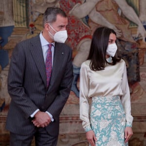 Le roi Felipe VI et la reine Letizia d'Espagne assistent à la 9e édition des "Honorary Ambassadors of the Brand Spain" au palais royal à Madrid